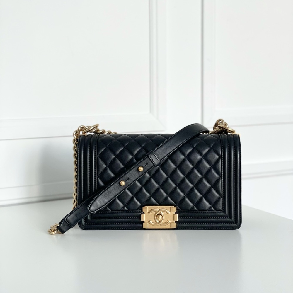 ❌SOLD❌Chanel Leboy OLD M